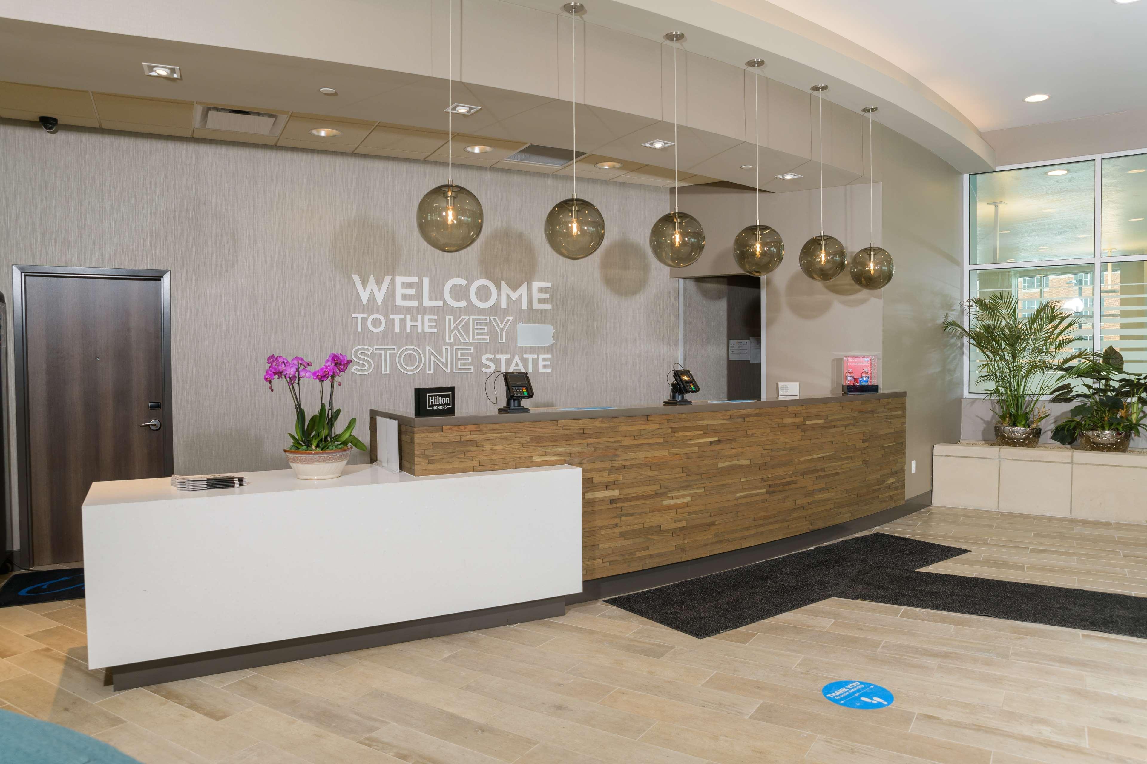 Hampton Inn & Suites Erie Bayfront Exterior photo